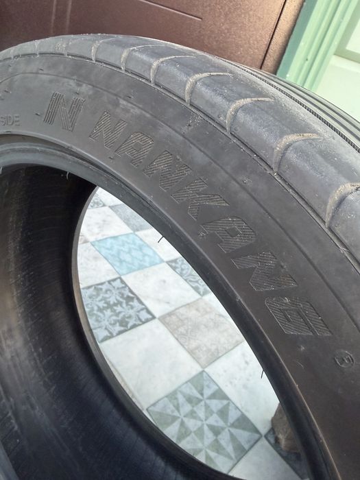 Продам шины на 18