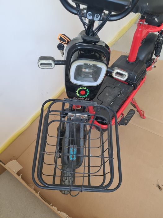 Scuter electric E-M 25 fără baterie