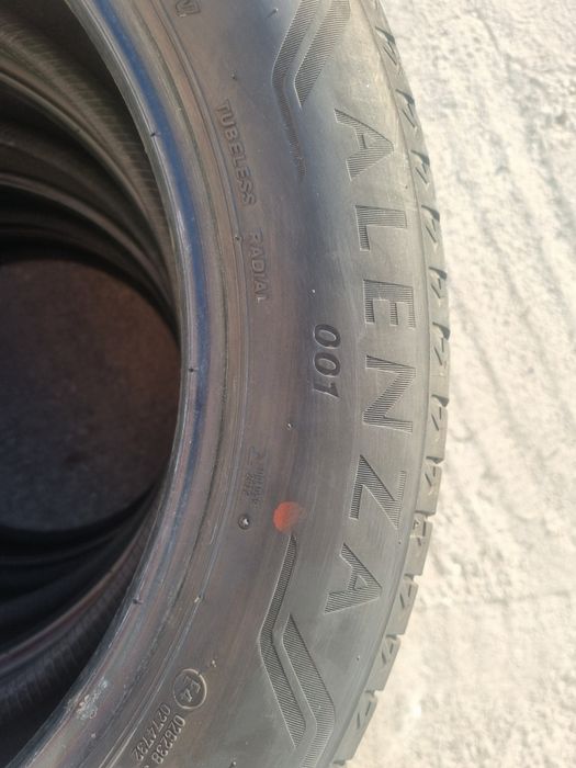 Bridgestone Alenza 235 55 19