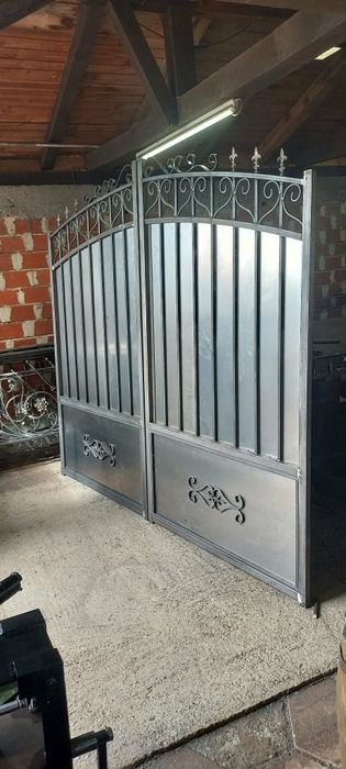 Изработка от Гладко и Ковано Желязо