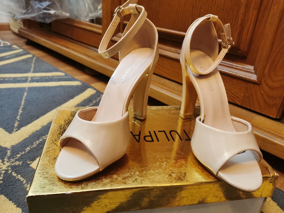 Pantofi, ghete, sandale