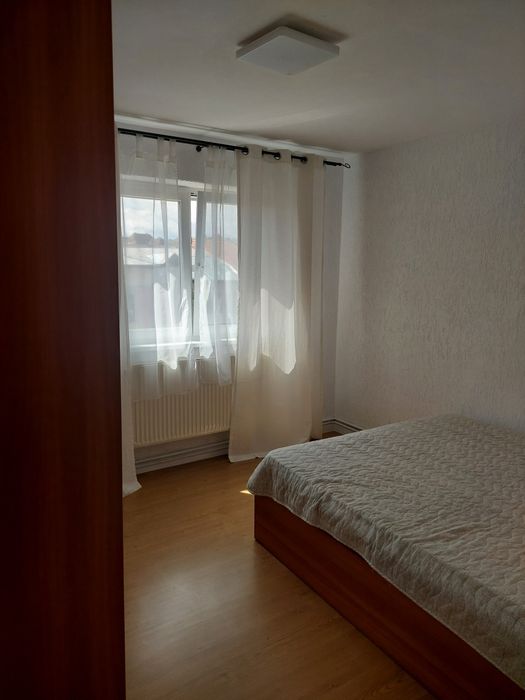 Apartament 2 camere decomandat 53mp în Strand etaj 4+pivniță mare, str Hațegului