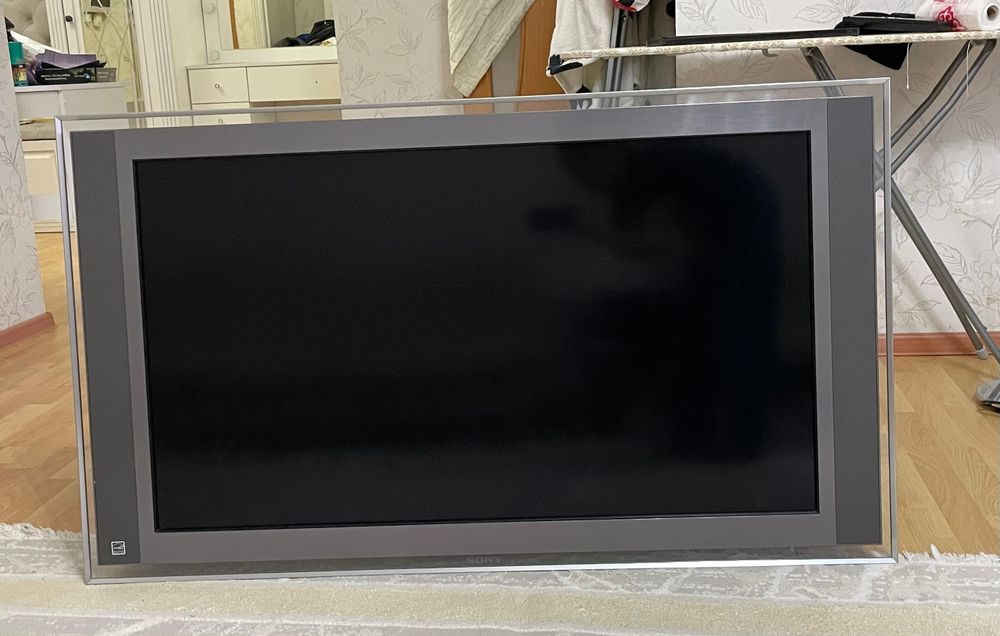 Срочно продам телевизор