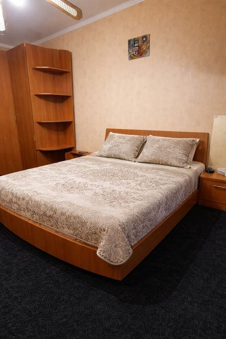 Продам спальный гарнитур