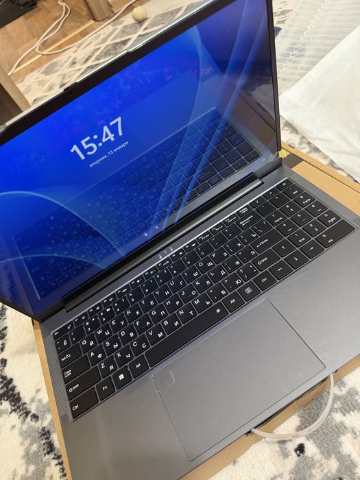 HYDRA Razor 15.6  Win 11