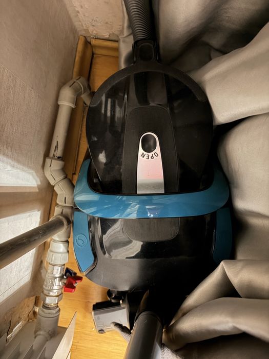 Срочно продам пылесос Tefal