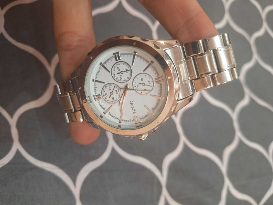 Часовник Quartz, Вносен от Белгия.