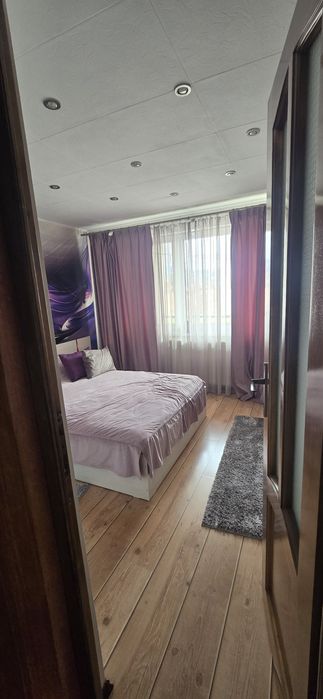 Vând apartament 2 camere - vis-a-vis de Poliție Petroșani