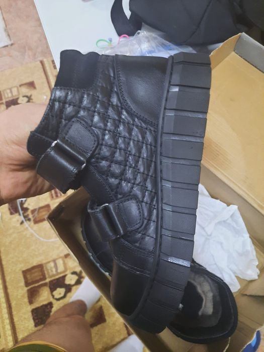 Продам зимние ботинки для мальчика размер 36 размер