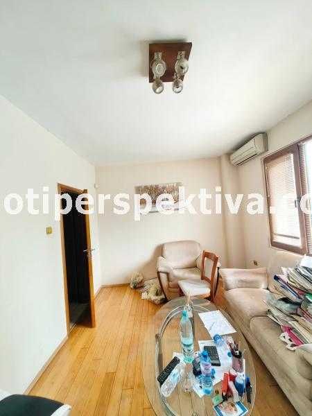 Продава се Тристаен апартамент в Пловдив, Кършияка - 87 кв.м за 1537 €/кв.м - Снимка #1