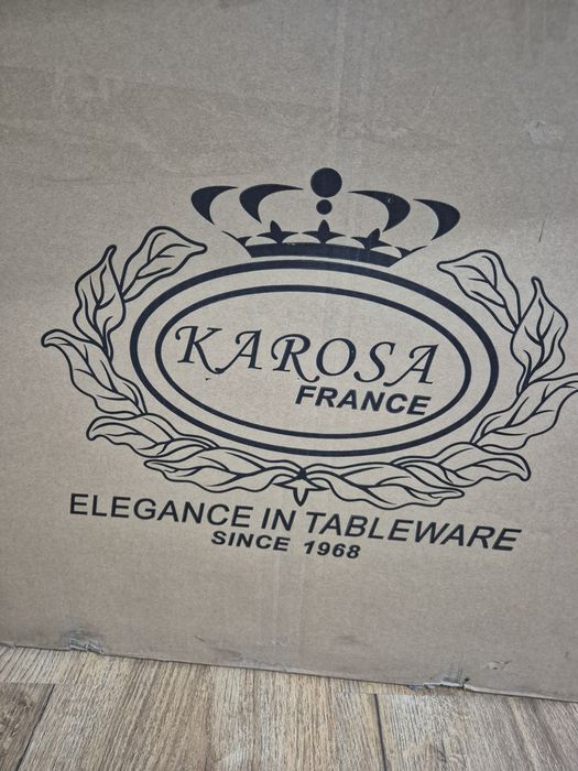 Сервиз на 12 персон Karosa