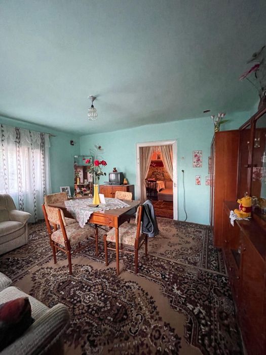 Vand casa la țara