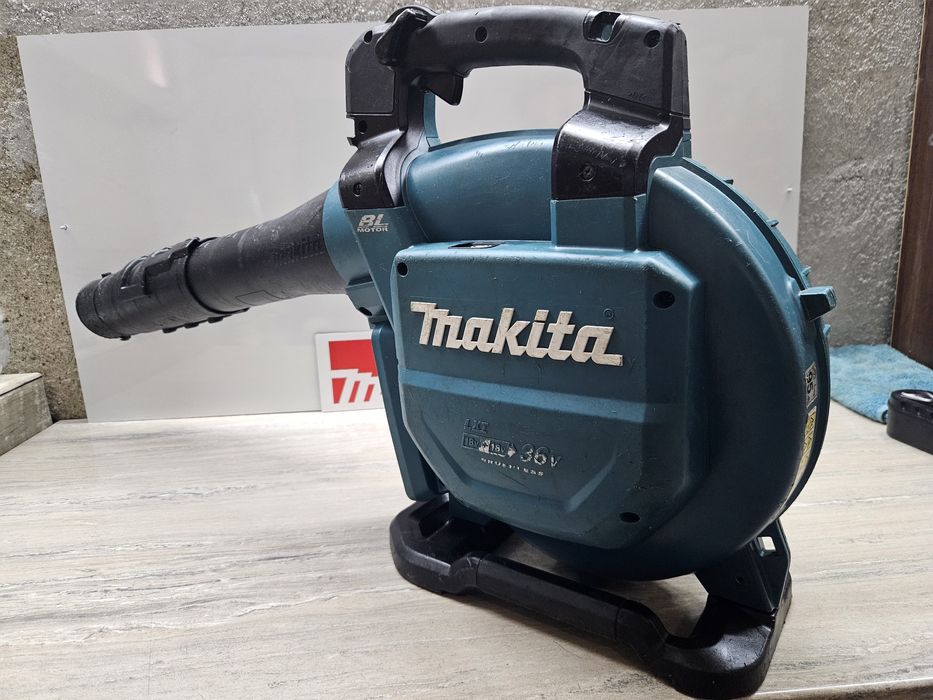 Makita Въздуходувка DUB363 18+18V.