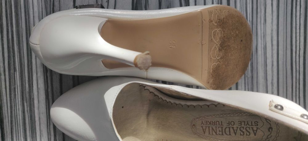 Vand pantofi de dama (SH)