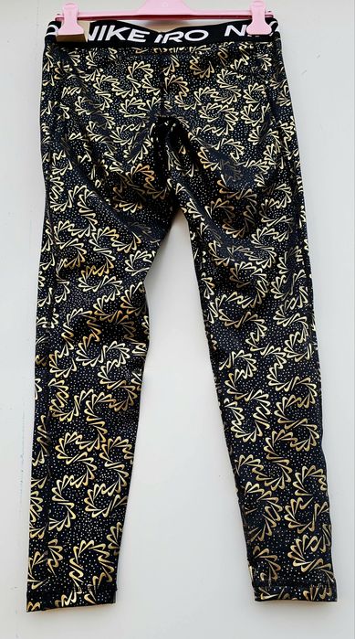 Nike оригинален дамски клин Л размер нов