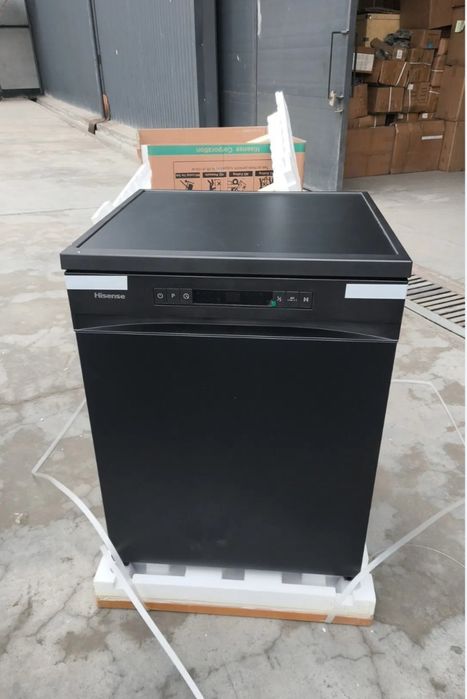 посудомоечная машина Hisense HS622E90BUK