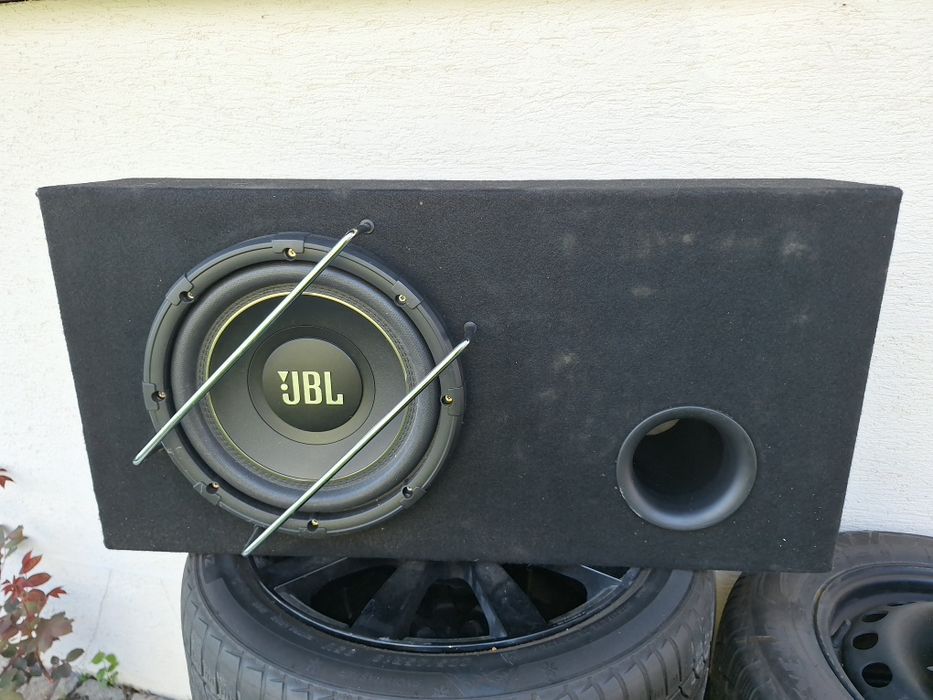 Бас каса за автомобил JBL +усилвател  JBL Gt seria