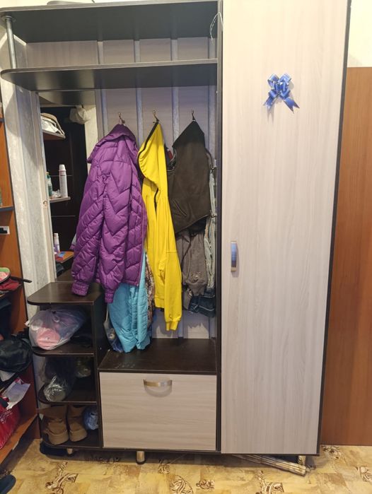 Продам прихожку срочно