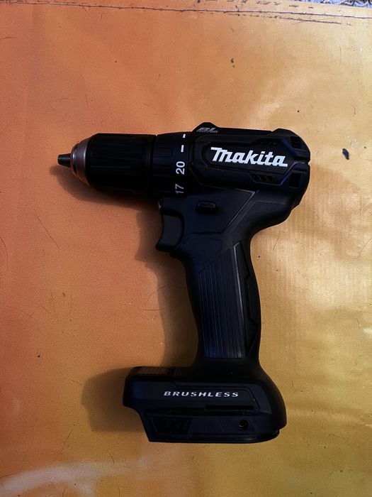 Шуруповерт Makita