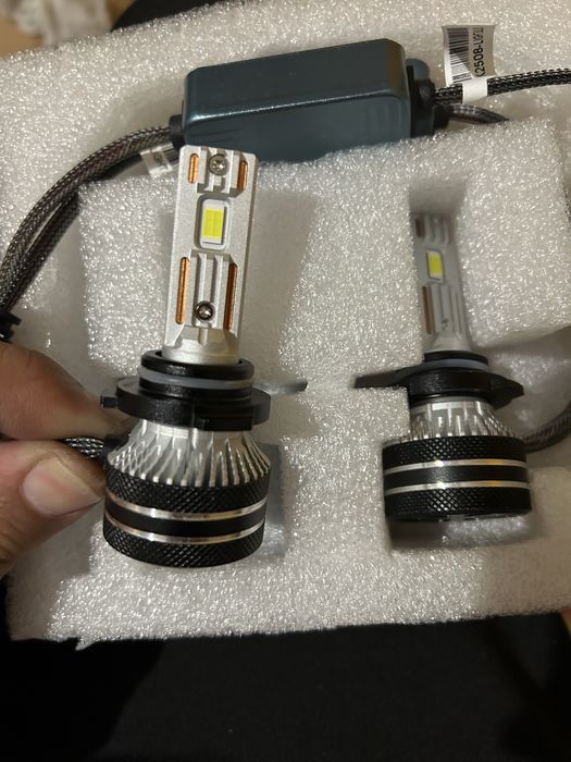 Автомобилни лед крушки HB4