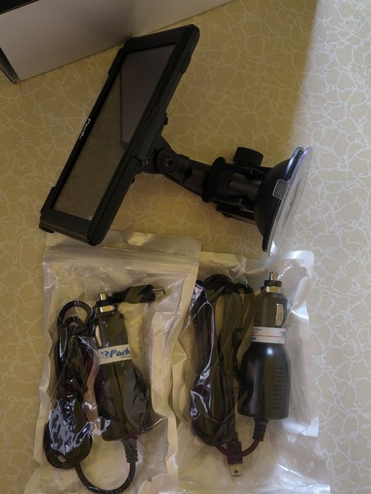 GPS Piloton ecran 5" ,ca nou,în garanție