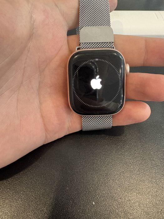 Продам Apple Watch