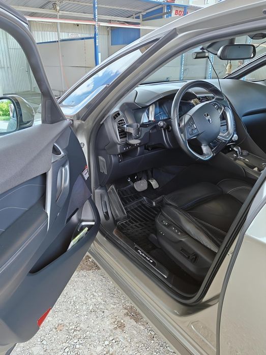 Citroen DS5 Hybrid4  2012