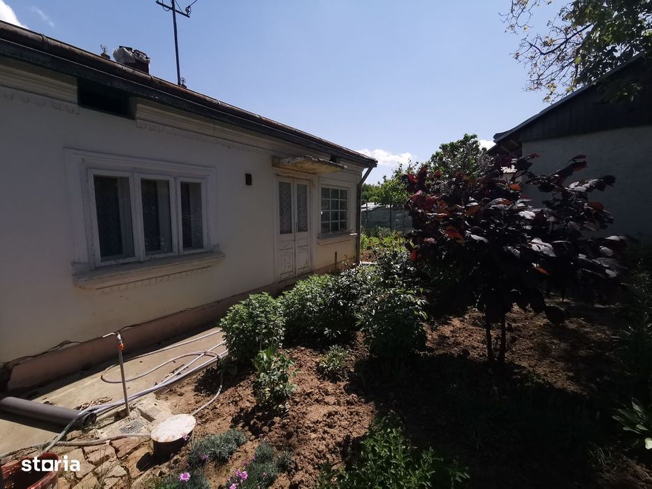 Casa la strada Tulbureni