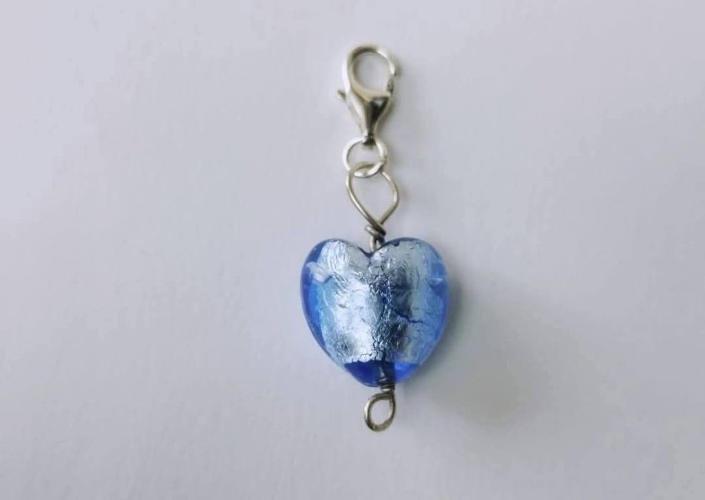 Vechi charm pandantiv argint 925, in forma de inima, din sticla de Murano, albastru deschis