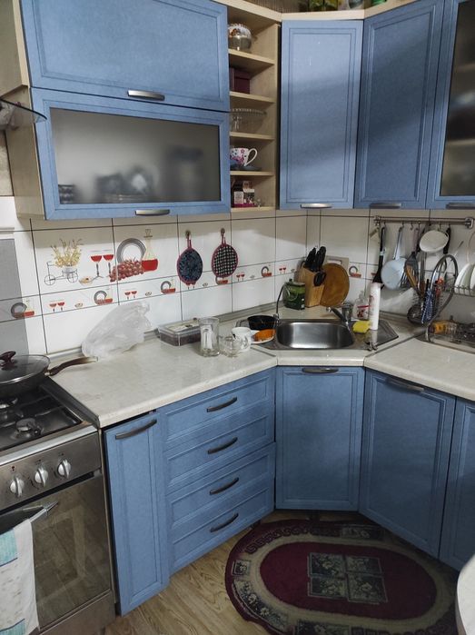 Продаётся кухонная гарнитура. Цена договорная. Самовывоз