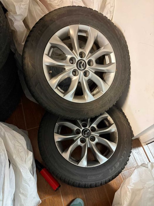 Jante aliaj R16 cu anvelope de iarna Mazda 215/60 R16