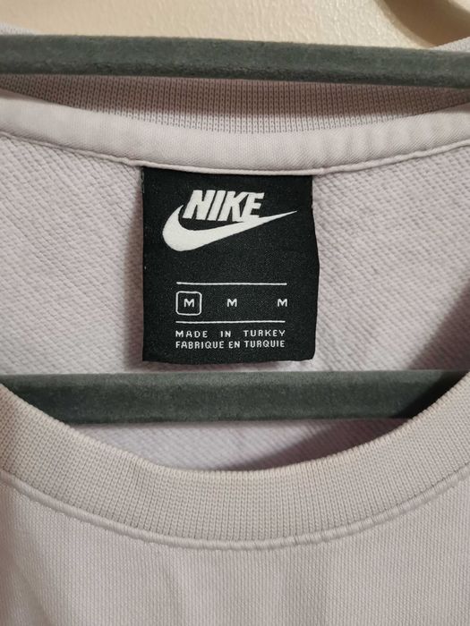 Nike NSW Essentials Collection Fleece.