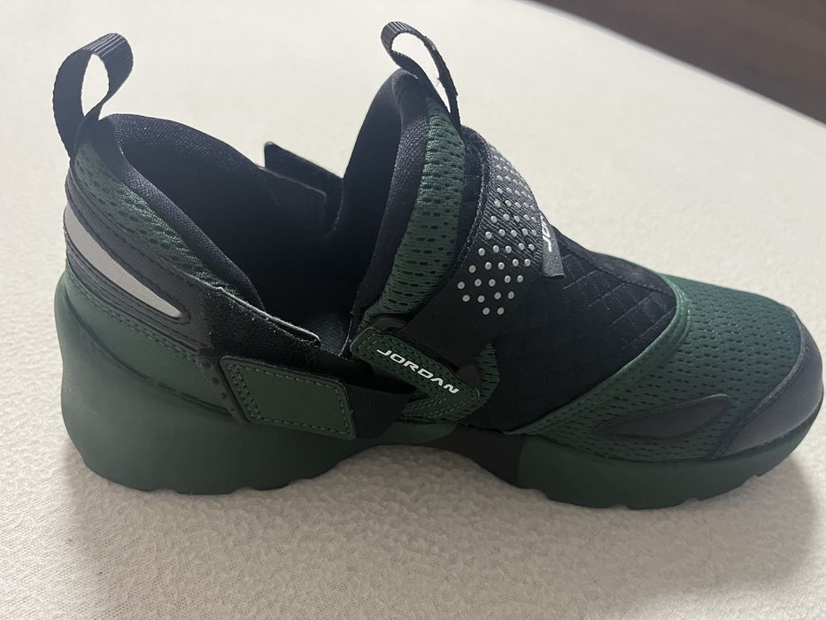 Продавам маратонки Jordan/Джордан 2 чифта