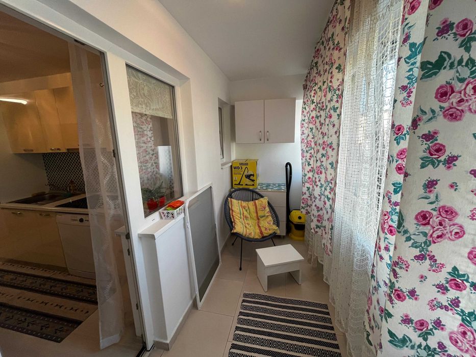 Inchiriez apt. 3 camere, modern si primitor