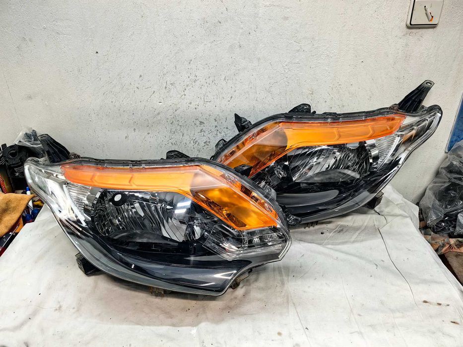 Оригинални фарове Mitsubishi L200