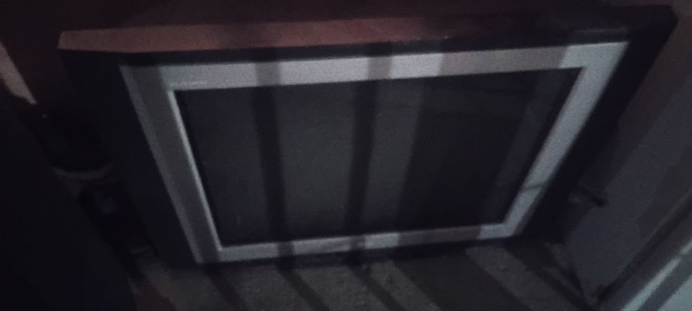 Продам не рабочий телевизор