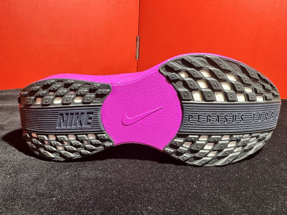 Оригинални! Nike Pegasus Plus Special Edition - 40,47 ShoeMag