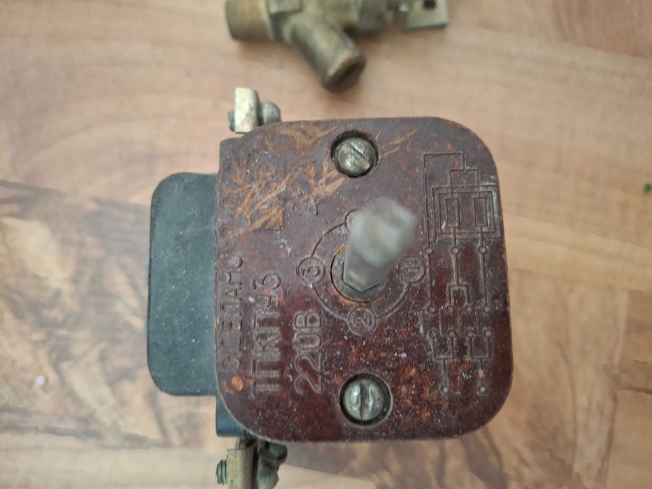 Масляный датчик на авто и реостат