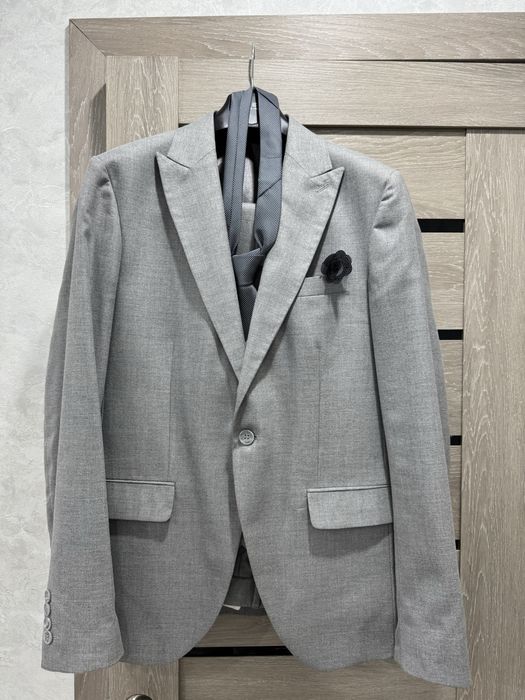 Продам костюм мужской