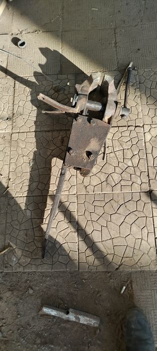 Зажим мошный зажим