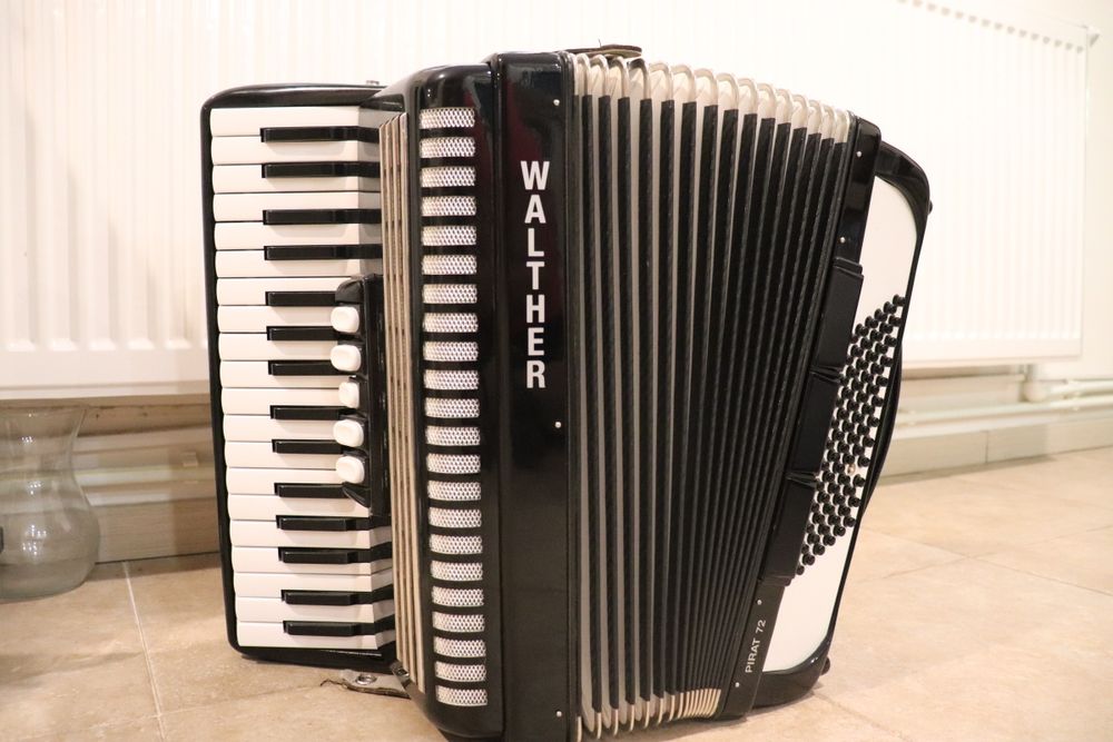Acordeon Walther Pirat 72