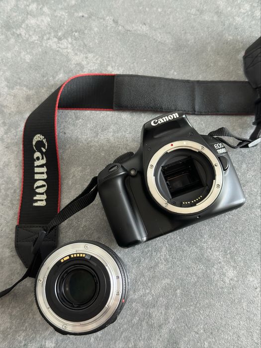 Canon EOS 1100D cu obiectiv Tamron 17-50 mm