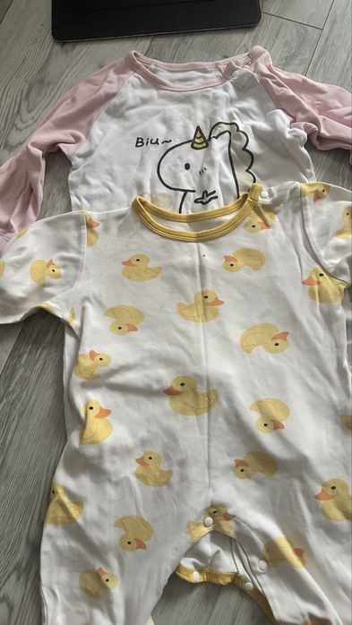 Отдам детские вещи на девочку до 2-х лет.