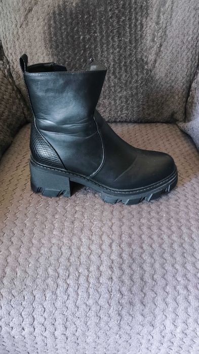 Дамски боти високи черни