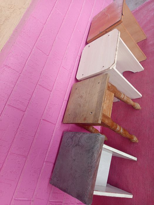 В продаже табуретка .