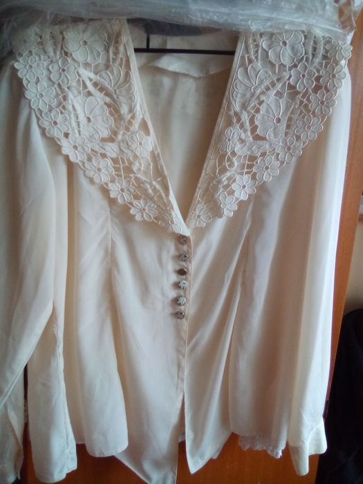 Красиви дамски блузи