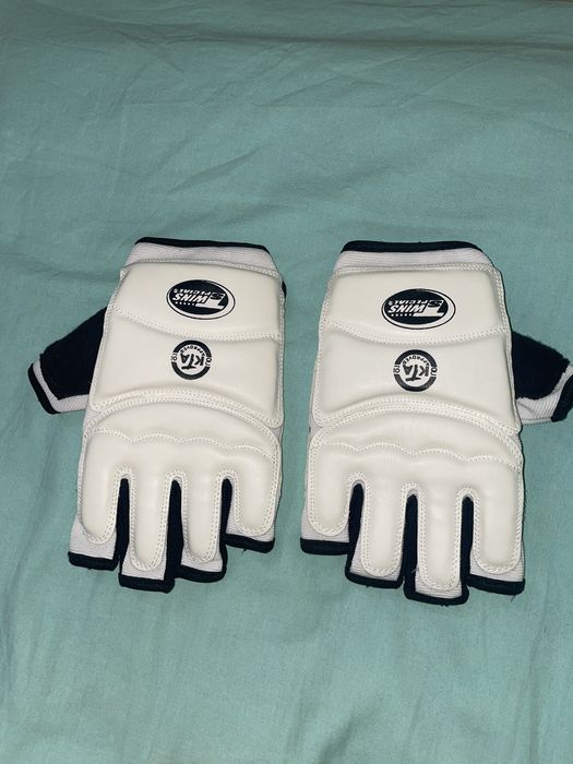 Перчатки для карате