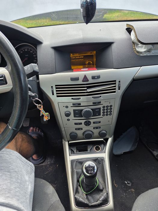 Opel Astra H 1.3 cdti avariat