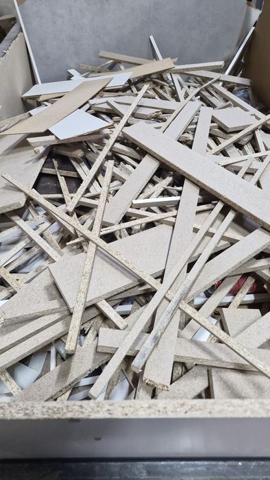 Мебельный отходов