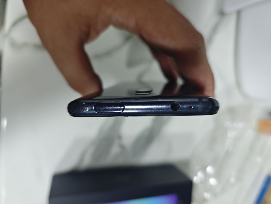 Продам Xiaomi Mi 9T